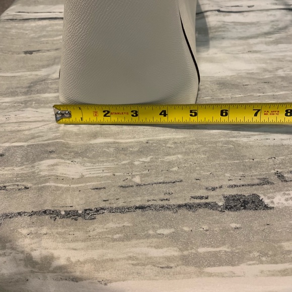 Beautiful & chic Coach tote and wallet with rivets - Picture 5 of 7